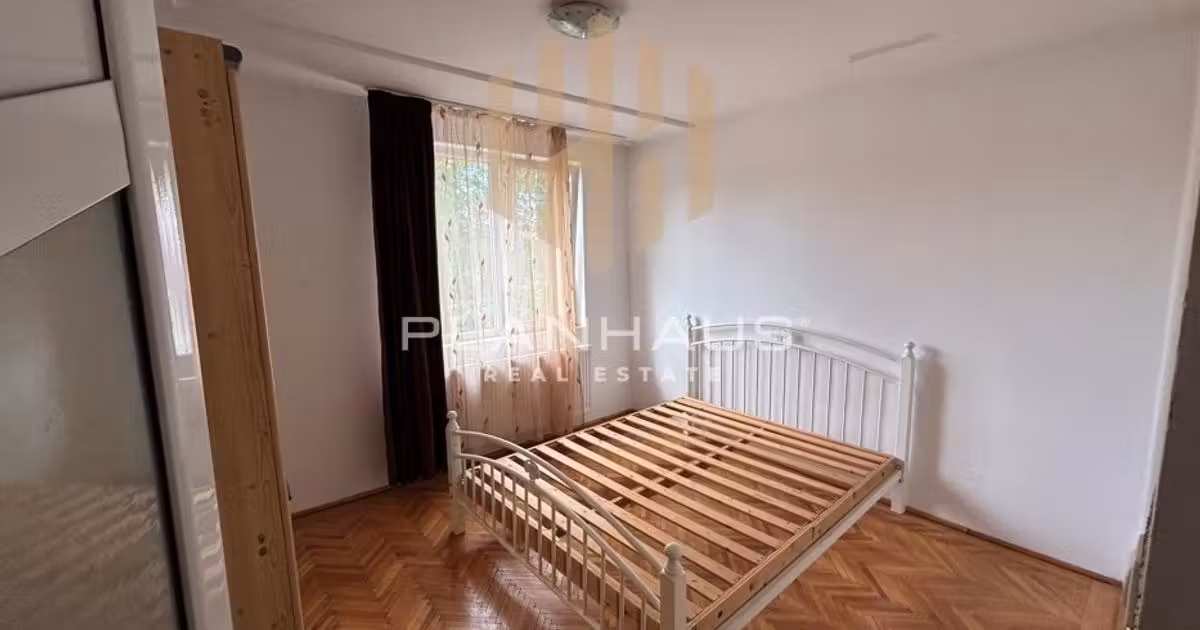 Apartament de vânzare cu 2 camere, mobilat în zona Central, Baia Mare