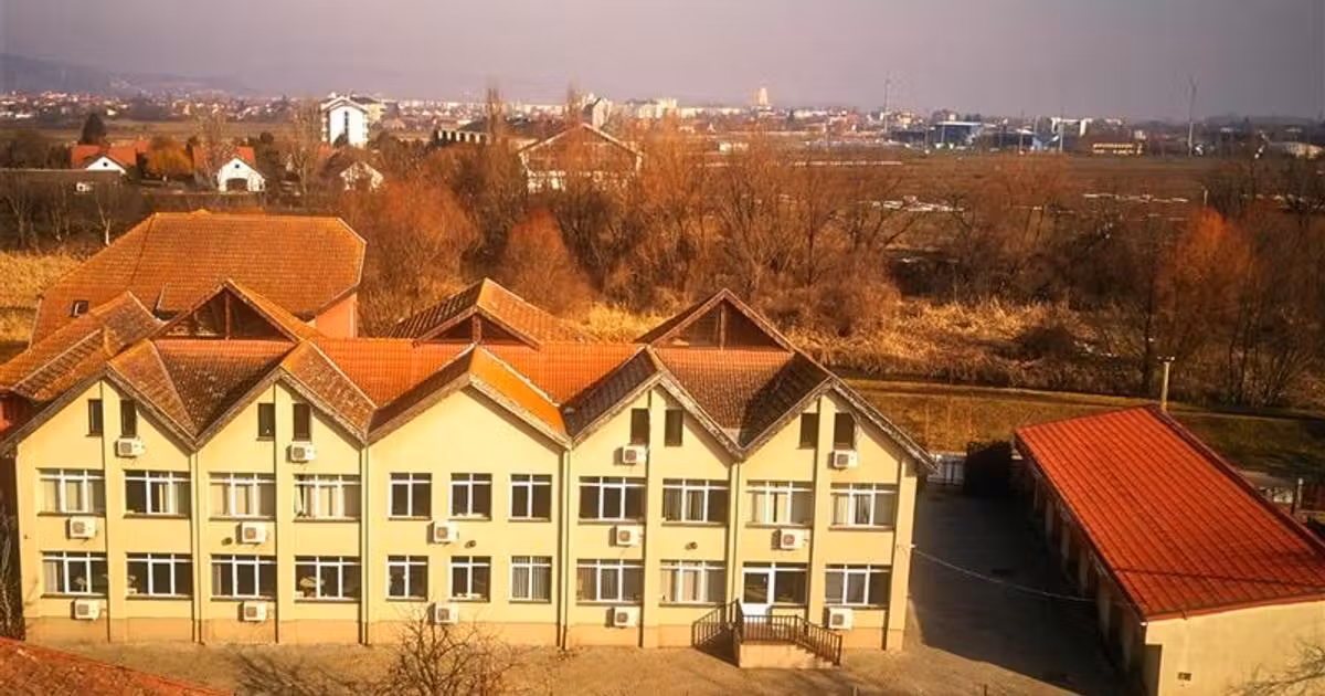 Spațiu comercial de vânzare de 1,299 mp, în zona Rovinari, Târgu Mureș