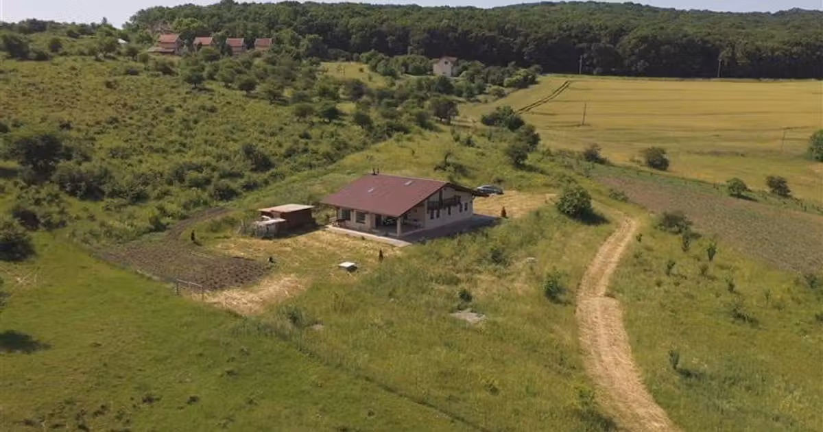 Casă individuală de vânzare cu 6 camere în Herghelia