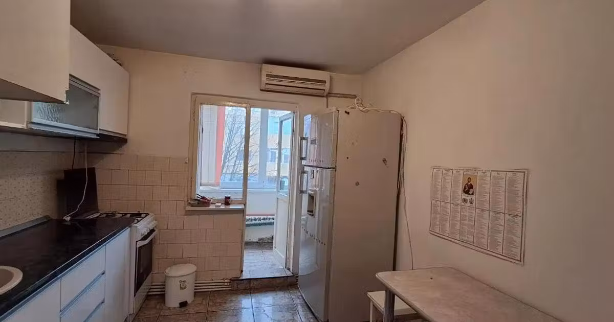 Apartament de vânzare cu 2 camere în zona Unirii Sud, Buzău