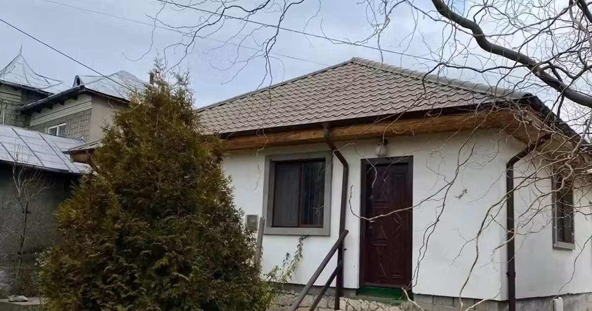 Casă individuală de vânzare cu 4 camere în Pietroasele