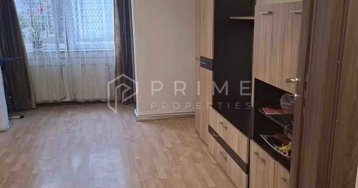 Apartament de vânzare cu 3 camere, mobilat în zona Dâmbu Pietros, Târgu Mureș