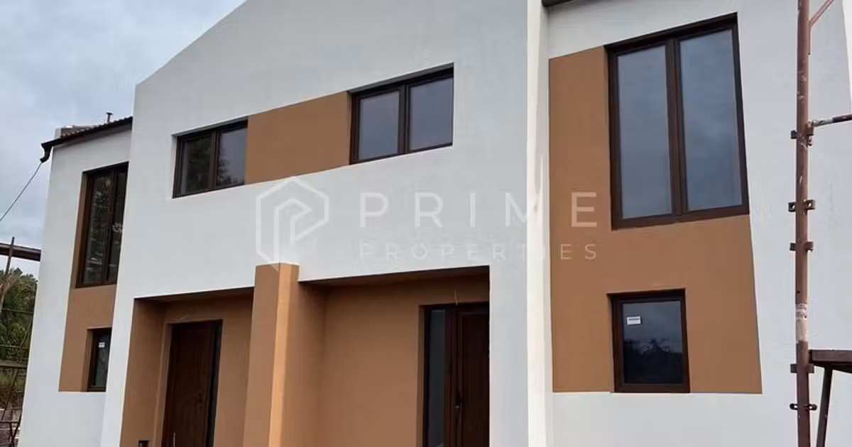 Duplex de vânzare cu 4 camere în Livezeni