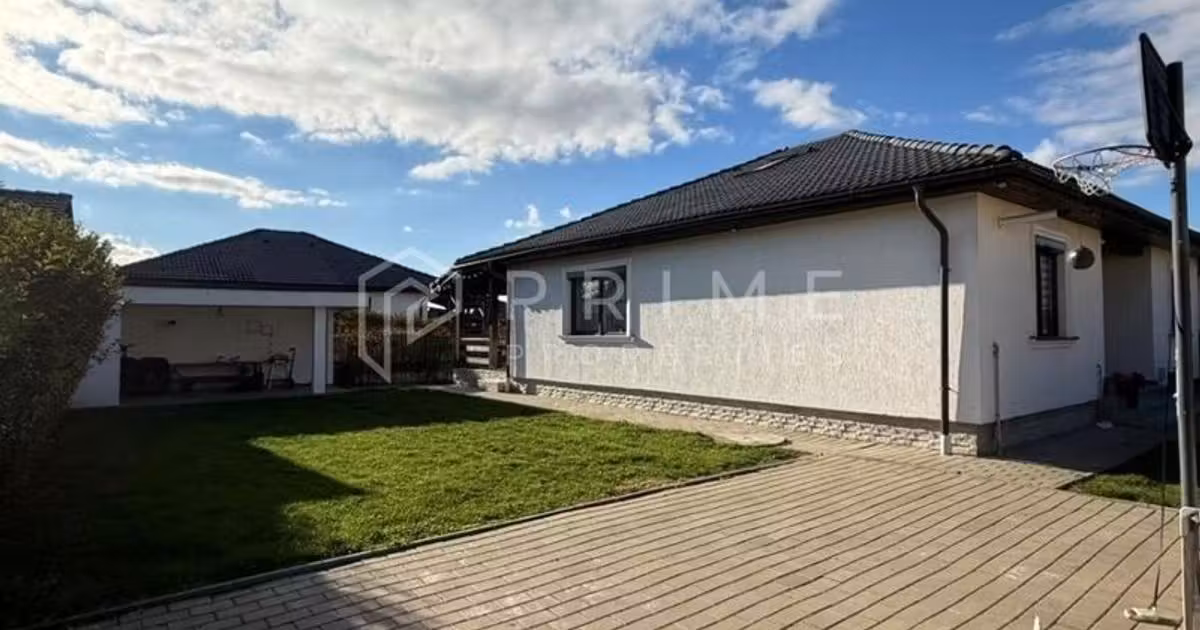 Casă individuală de vânzare cu 4 camere în Sâncraiu de Mureș