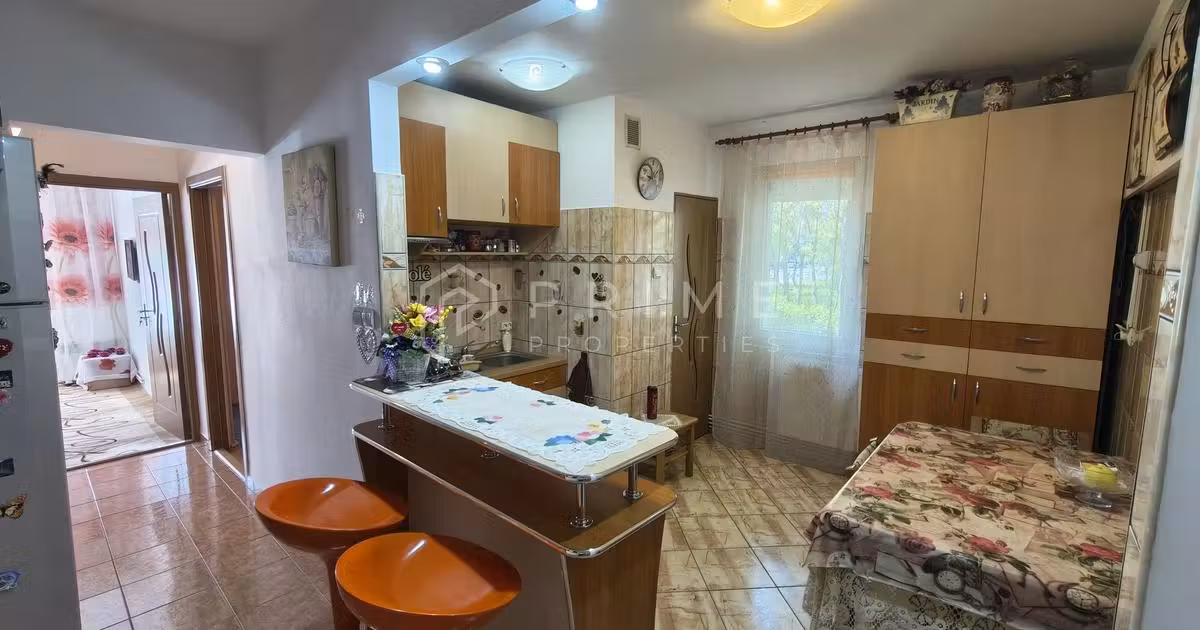 Apartament de vânzare cu 3 camere, mobilat în zona Tudor, Târgu Mureș