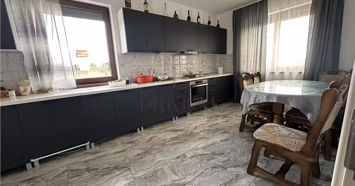 Casă individuală de vânzare cu 4 camere, mobilată în zona Plopi, Timișoara