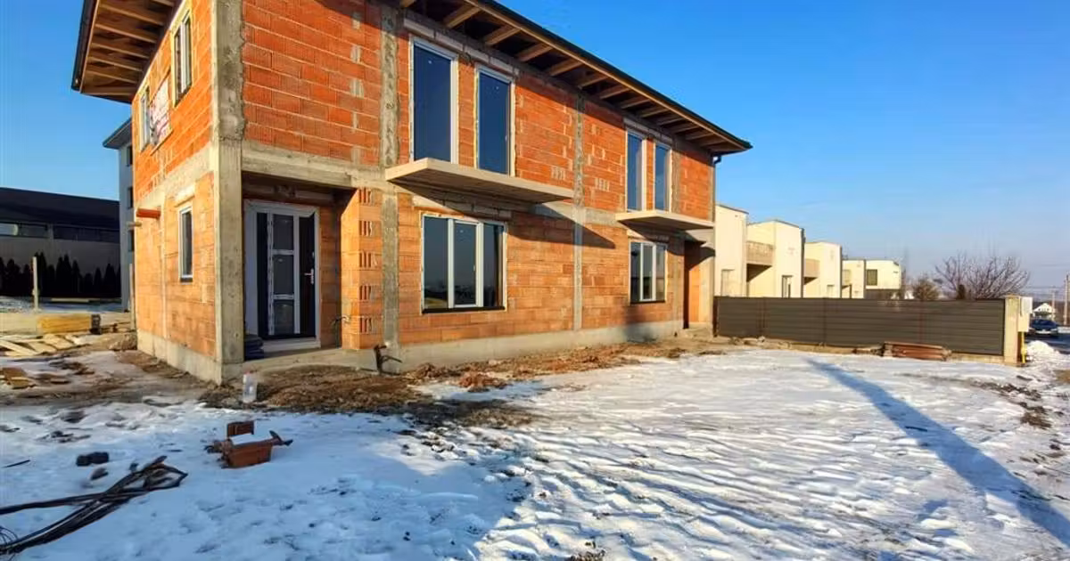Duplex de vânzare cu 4 camere în Ipotești