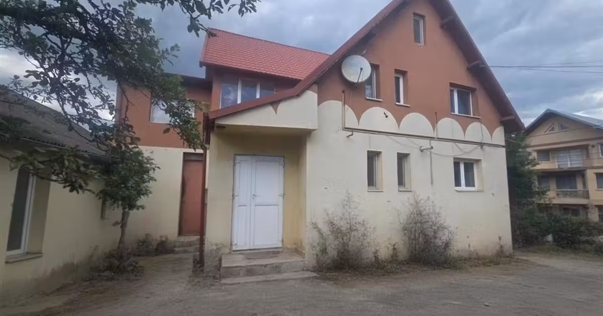 Casă individuală de vânzare cu 4 camere în zona Burdujeni, Suceava