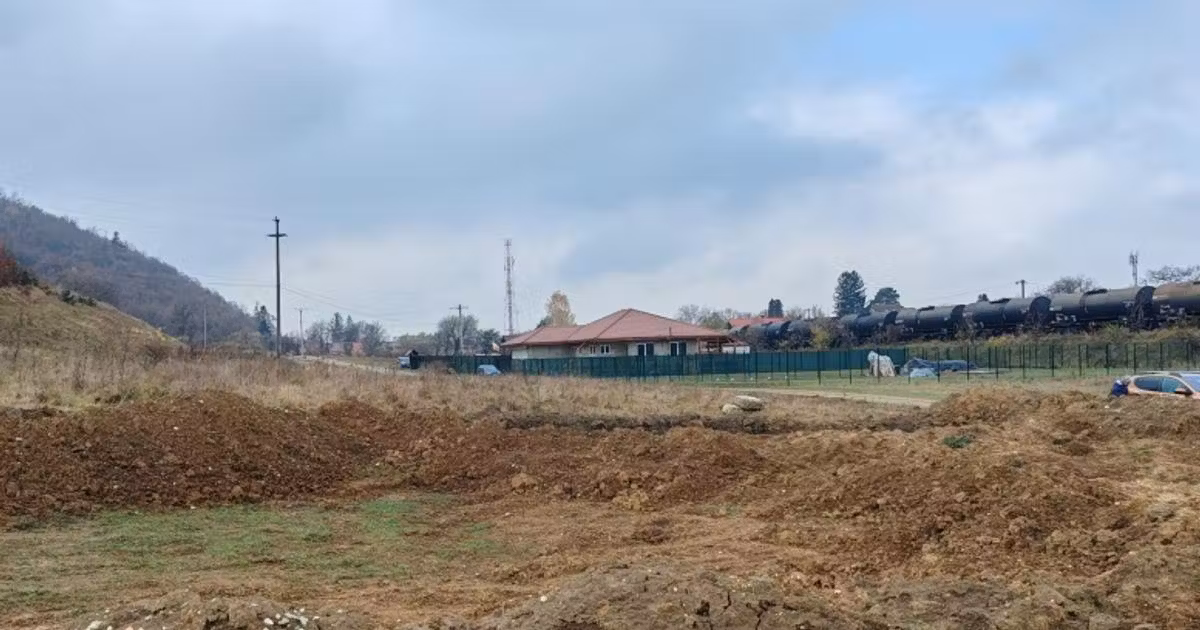 Teren Construcții intravilan de vânzare de 2000 mp, în Cristian
