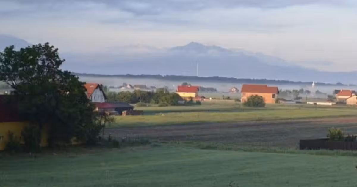 Teren agricol intravilan de vânzare de 5700 mp, în Podu Oltului