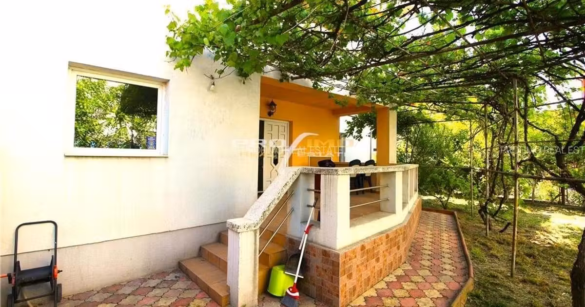 Casă de vânzare cu 6 camere în Mamaia-Sat