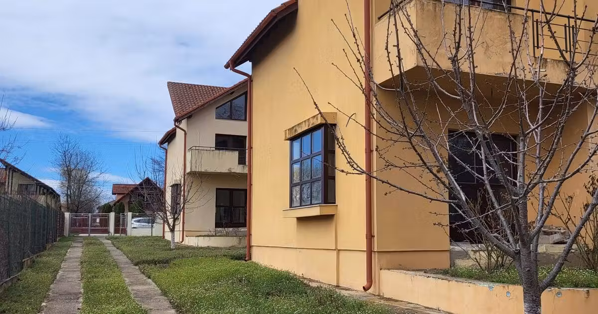 Casă de vânzare cu 5 camere în Snagov