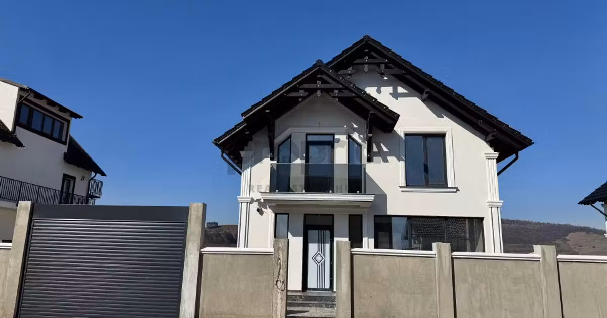 Casă individuală de vânzare cu 4 camere în Sânpetru