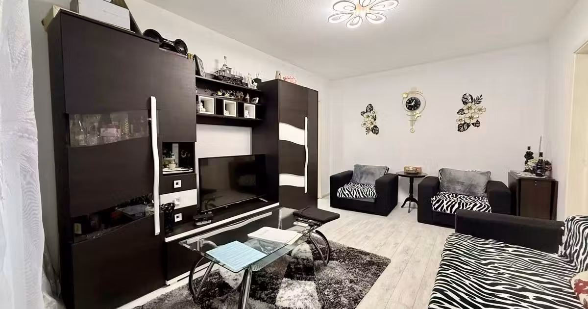 Apartament de vânzare cu 3 camere în zona Dorobanți, Brăila