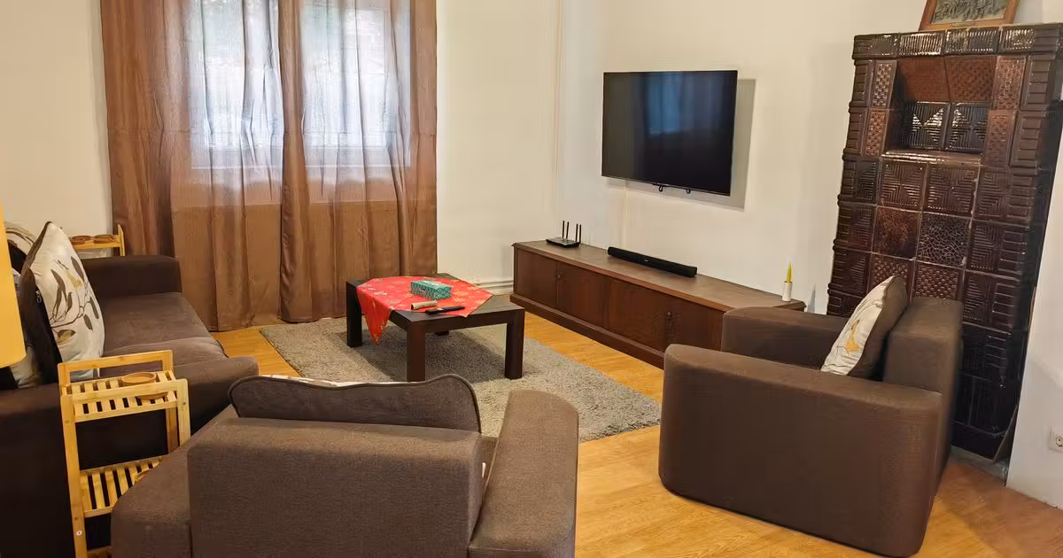 Casă de vânzare cu 4 camere în Râșnov