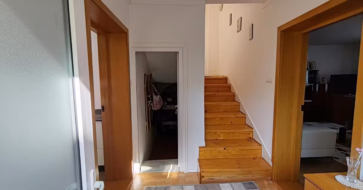 Casă de vânzare cu 3 camere în Ghimbav