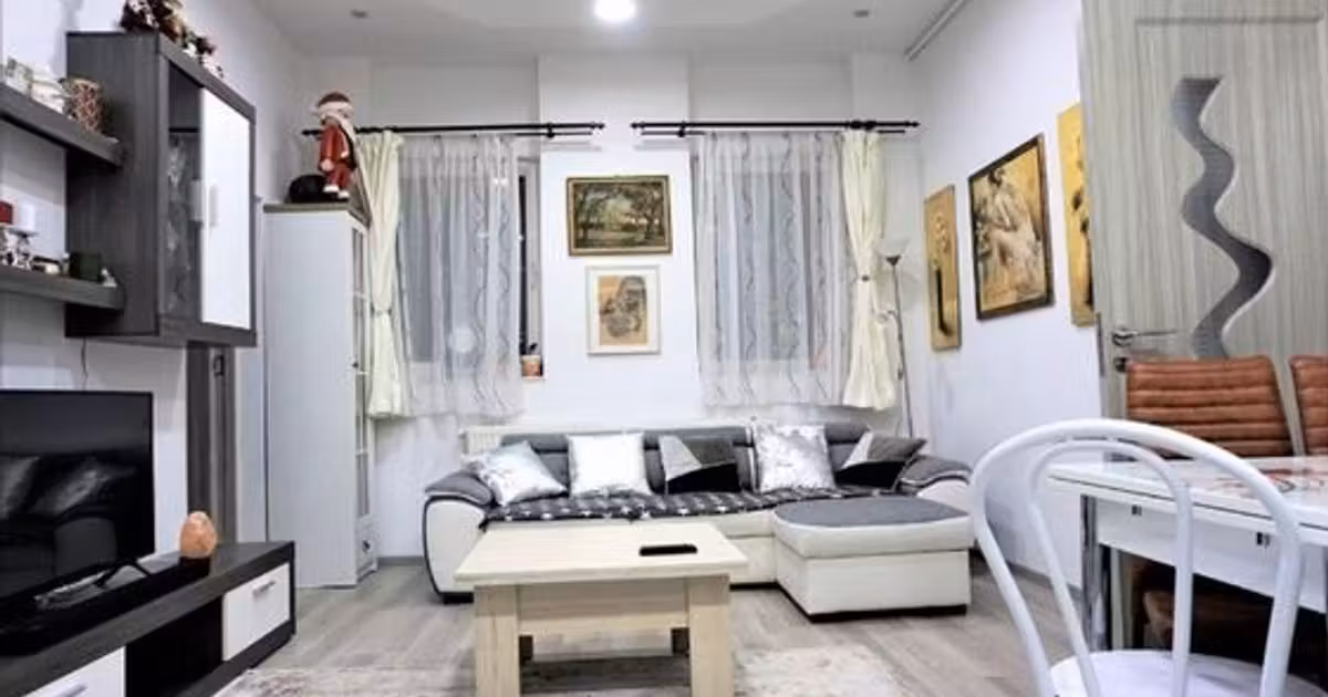 Apartament de vânzare cu 3 camere în zona Astra, Brașov
