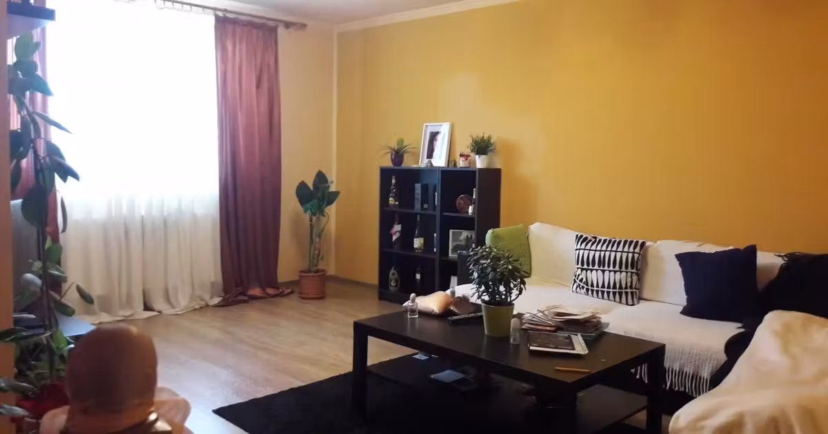 Apartament de vânzare cu 5 camere, mobilat în zona Central, Brașov