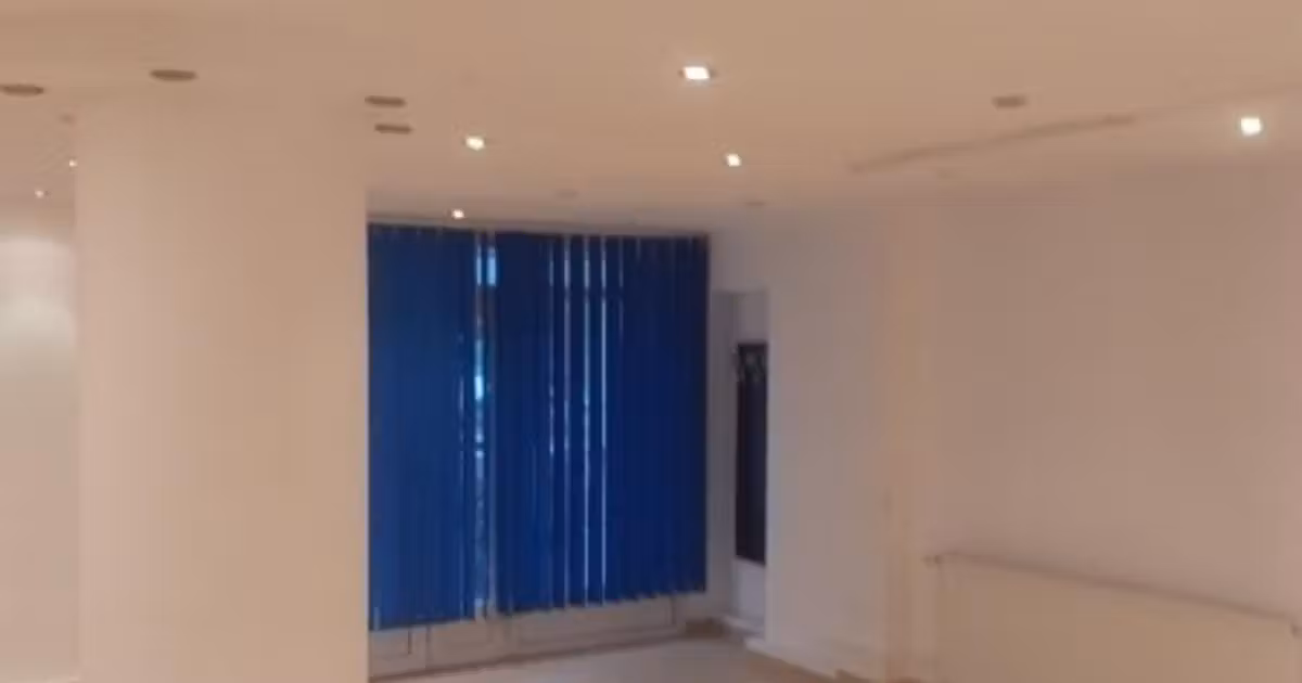 Apartament de vânzare cu 3 camere în zona Griviței, Brașov