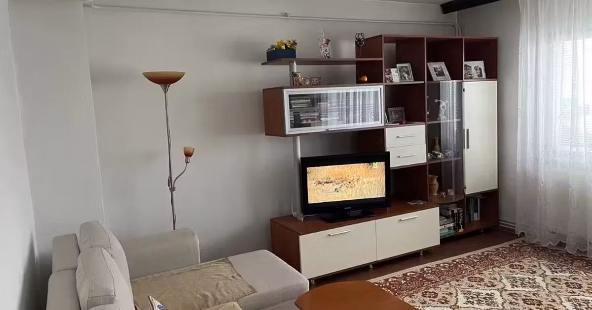 Apartament de vânzare cu 3 camere în zona Astra, Brașov