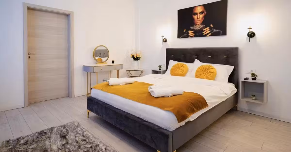 Apartament de vânzare cu 2 camere, mobilat în zona Centrul Istoric, Brașov