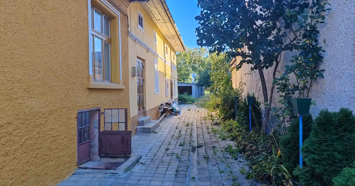 Casă de vânzare cu 4 camere în Ghimbav