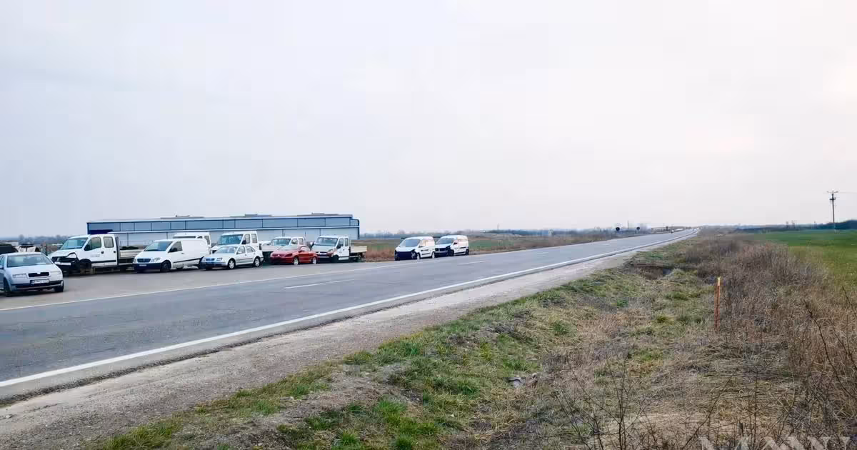 Teren intravilan de vânzare de 15003 mp, în Săcădat