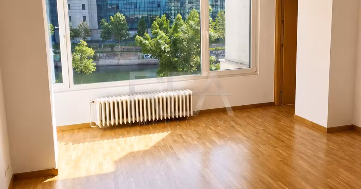 Apartament de vânzare cu 4 camere în zona Unirii, Sector 3