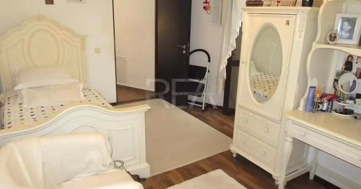 Casă individuală de vânzare cu 5 camere, mobilată în zona 1 Decembrie 1918, Sector 3