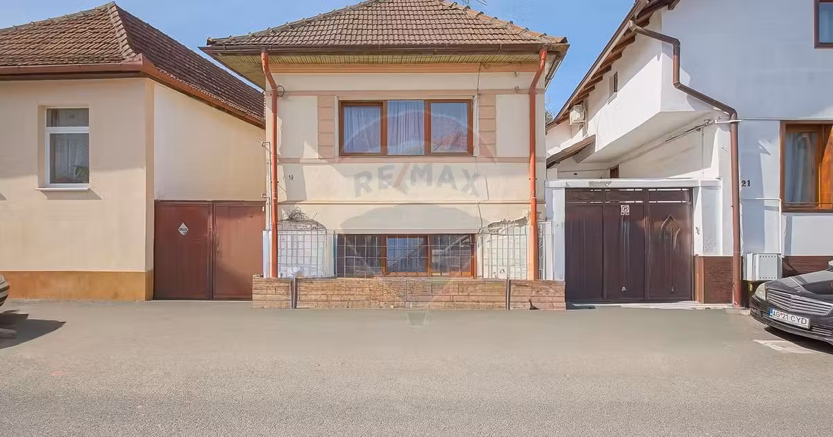 Casă individuală de vânzare cu 3 camere în zona Blumăna, Brașov