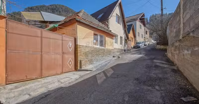 Casă Schei
