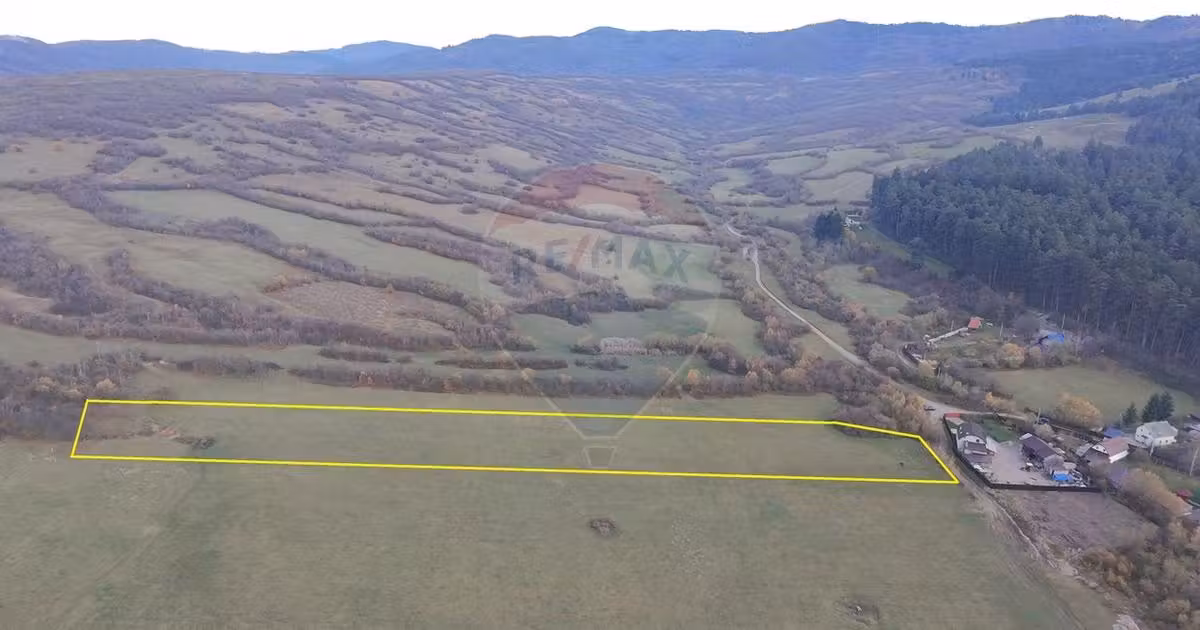 Teren agricol extravilan de vânzare de 5800 mp, în Purcăreni