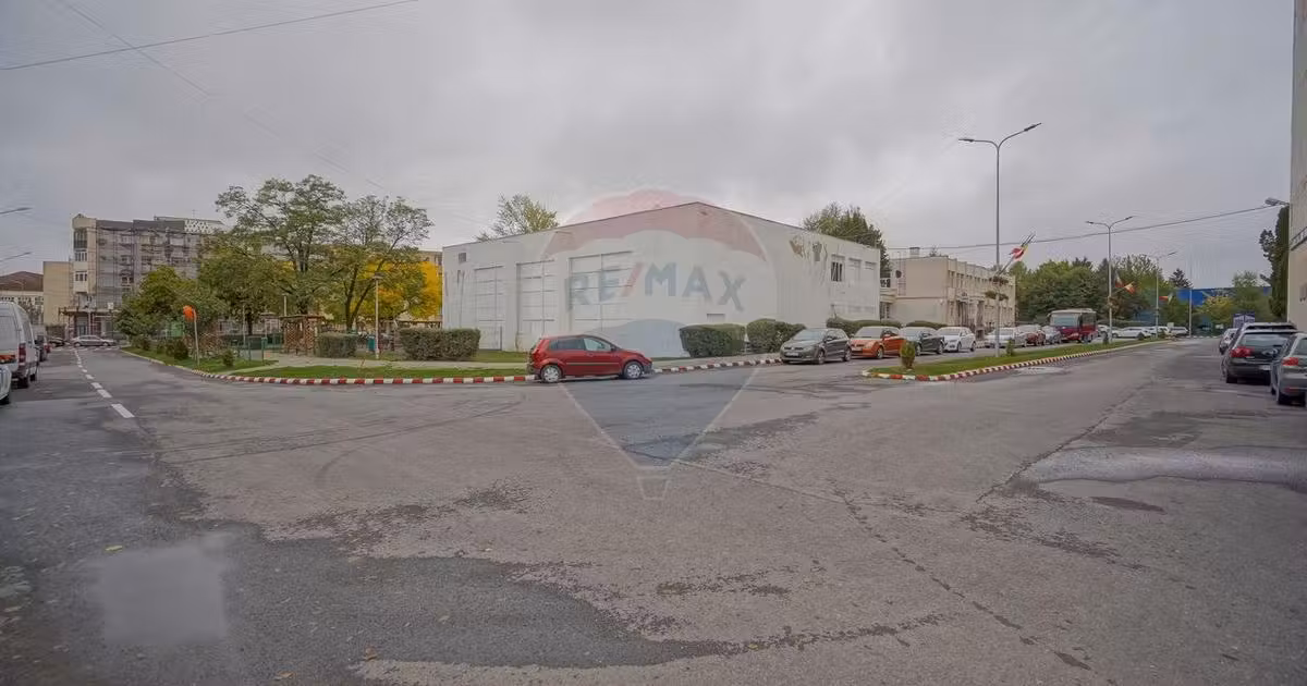 Spațiu industrial de vânzare de 973 mp, în Săcele