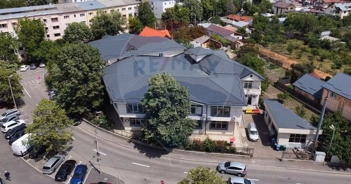 Spațiu comercial · 2800 m², Brăilei, Focșani