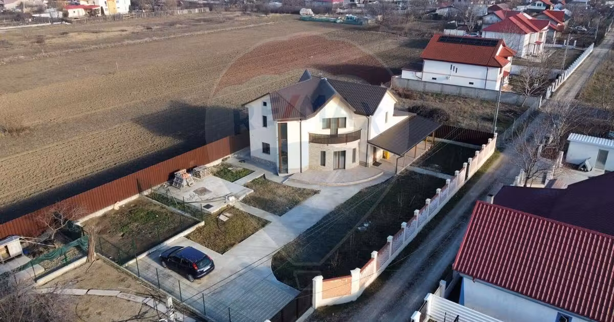 Casă individuală de vânzare cu 5 camere, mobilată în Golești