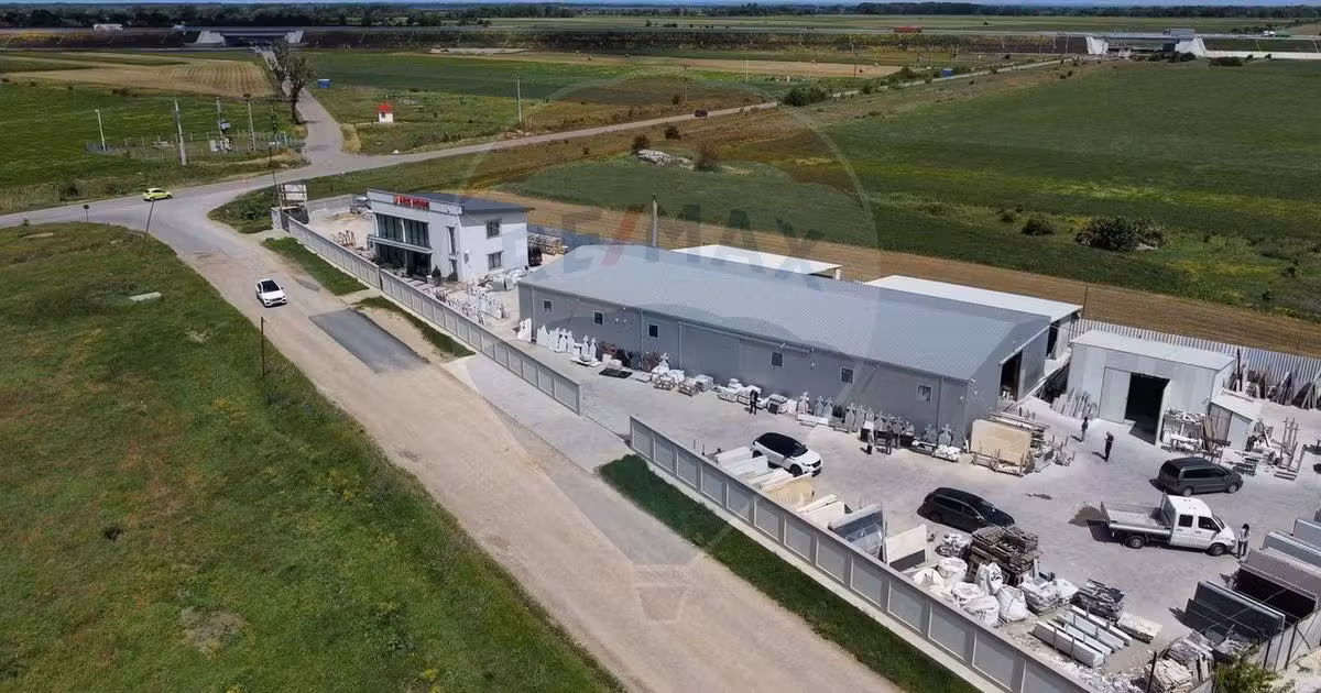 Spațiu industrial de vânzare de 740 mp, în Vânători