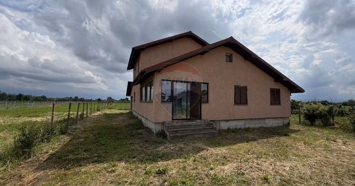 Casă individuală de vânzare cu 5 camere în Lămotești