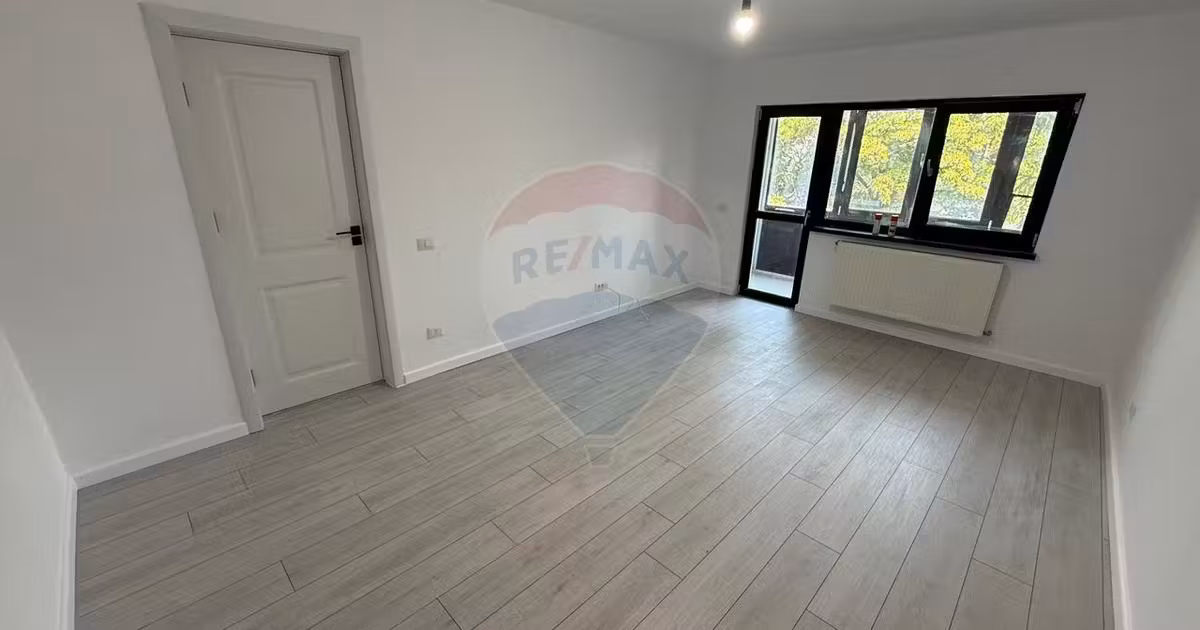 Apartament de vânzare cu 3 camere în zona Sud, Focșani