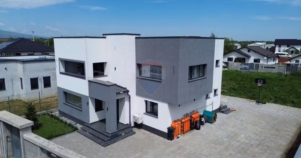 Casă individuală de vânzare cu 5 camere, mobilată în zona Exterior Vest, Focșani