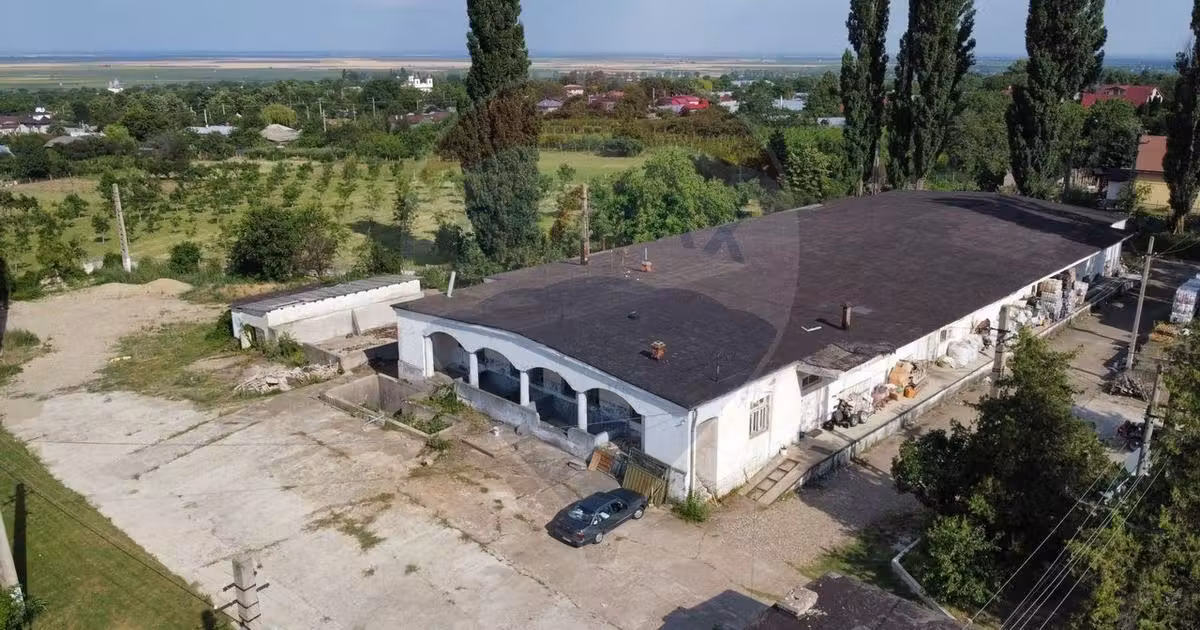 Spațiu comercial · 13 m², Jariștea, Odobești