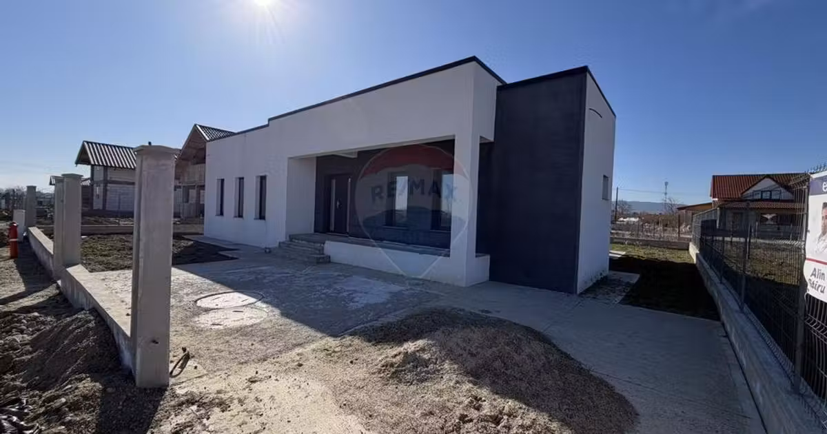 Casă de vânzare cu 4 camere în Câmpineanca