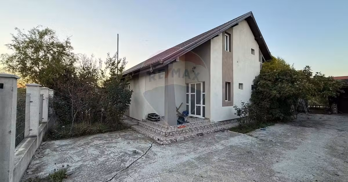 Casă individuală de vânzare cu 5 camere în zona Est, Focșani