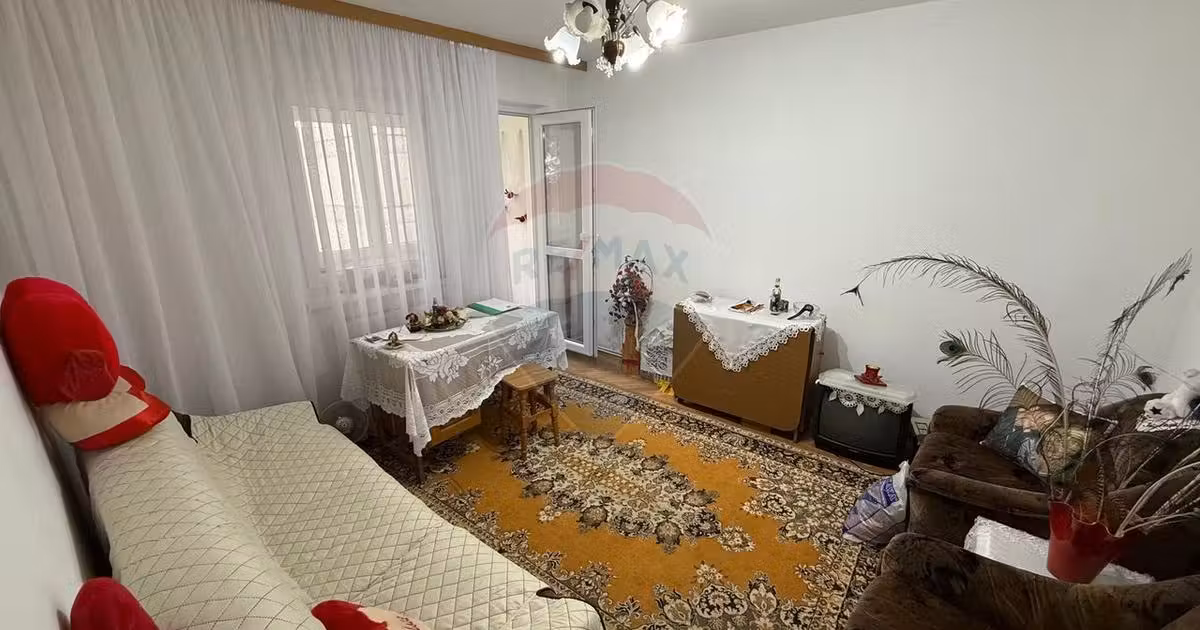 Apartament de vânzare cu 3 camere în zona Sud, Focșani