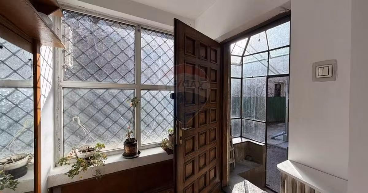 Casă de vânzare cu 6 camere în zona Floreasca, Sector 1