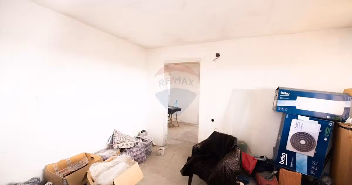 Casă de vânzare cu 7 camere, mobilată în Singureni
