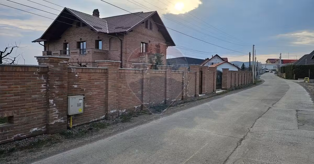 Casă de vânzare cu 5 camere, mobilată în Șcheia