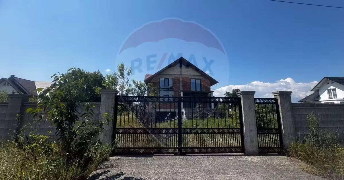 Casă individuală de vânzare cu 6 camere în Costâna