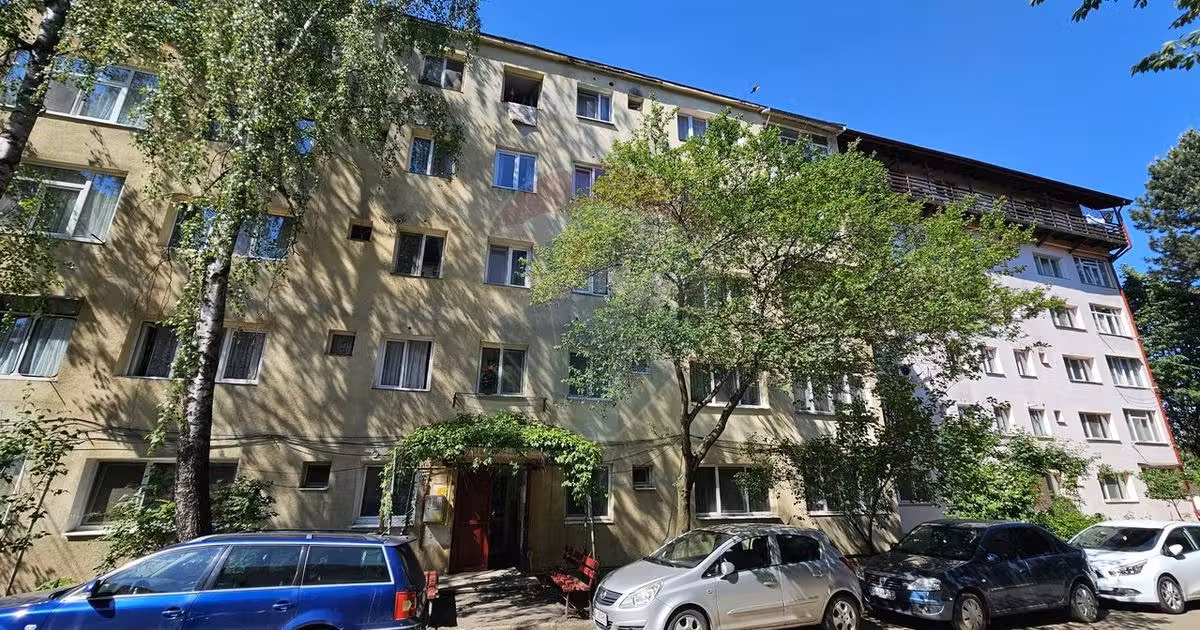 Apartament de vânzare cu 2 camere în zona George Enescu, Suceava