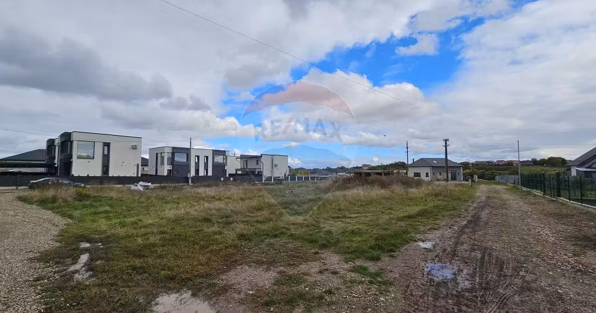 Teren Construcții intravilan de vânzare de 720 mp, în Lisaura