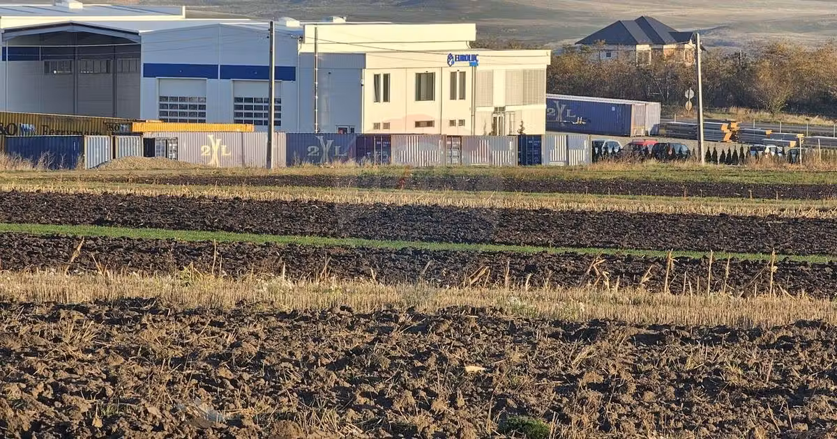 Teren agricol extravilan de vânzare de 6100 mp, în Stroiești